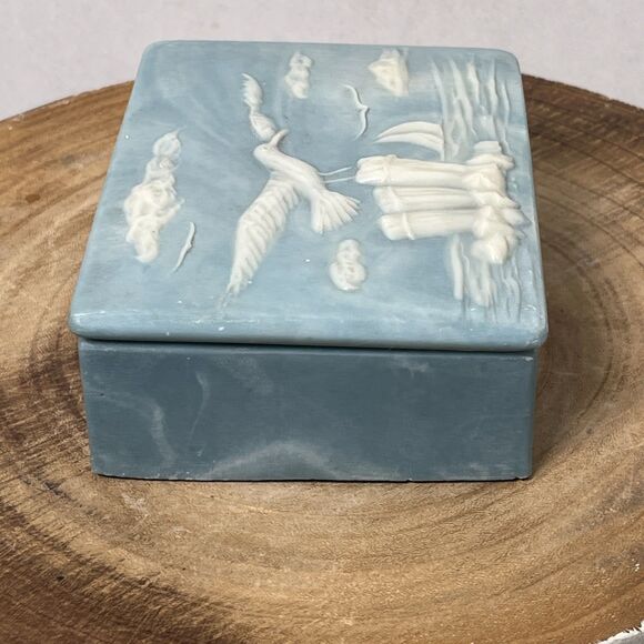 Vintage Blue Incolay Jewelry Trinket Box Seagulls Ocean Beach Birds 5.5”x4” - Picture 6 of 9
